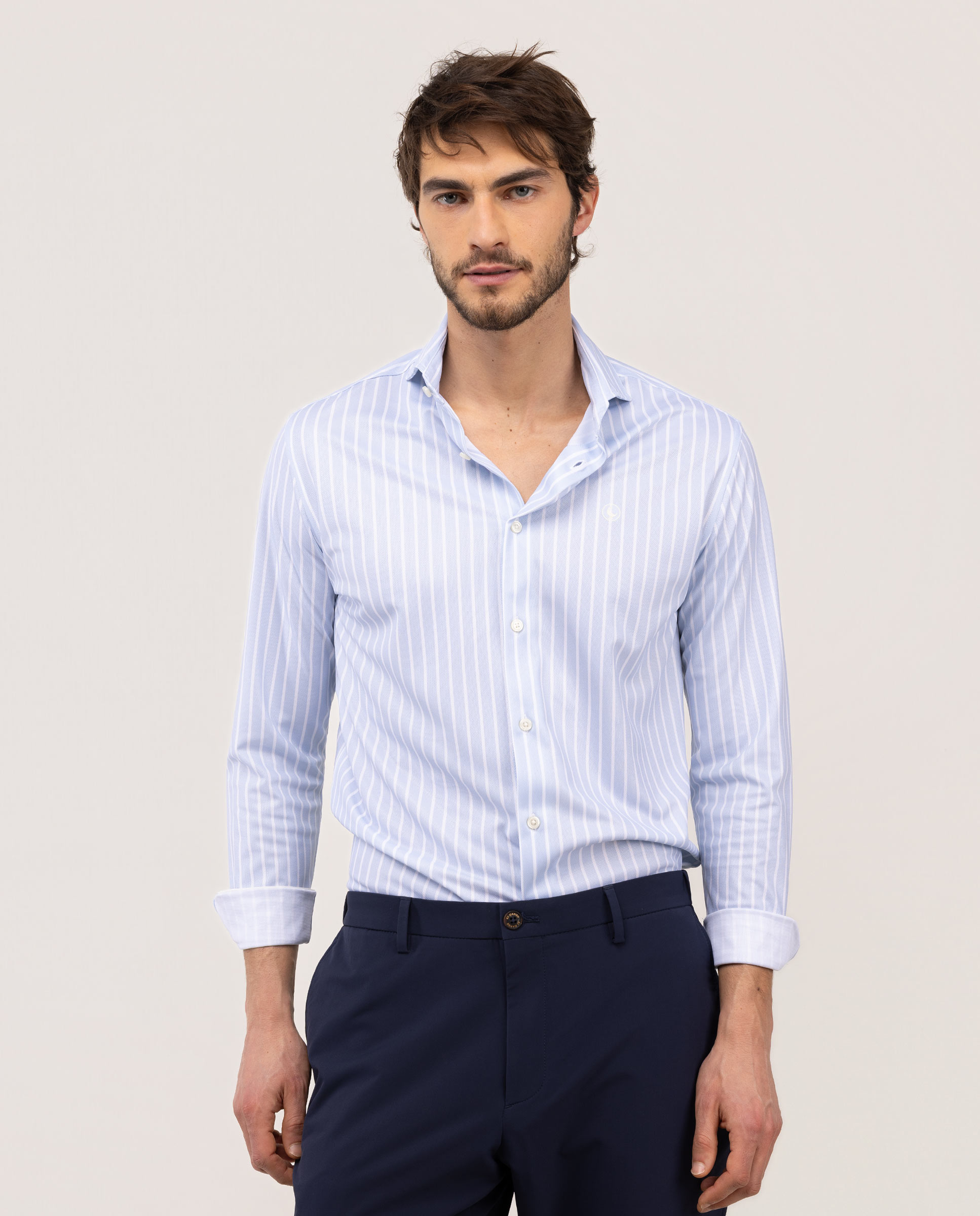 Sepiiafarbenes, gestreiftes Metzgerhemd