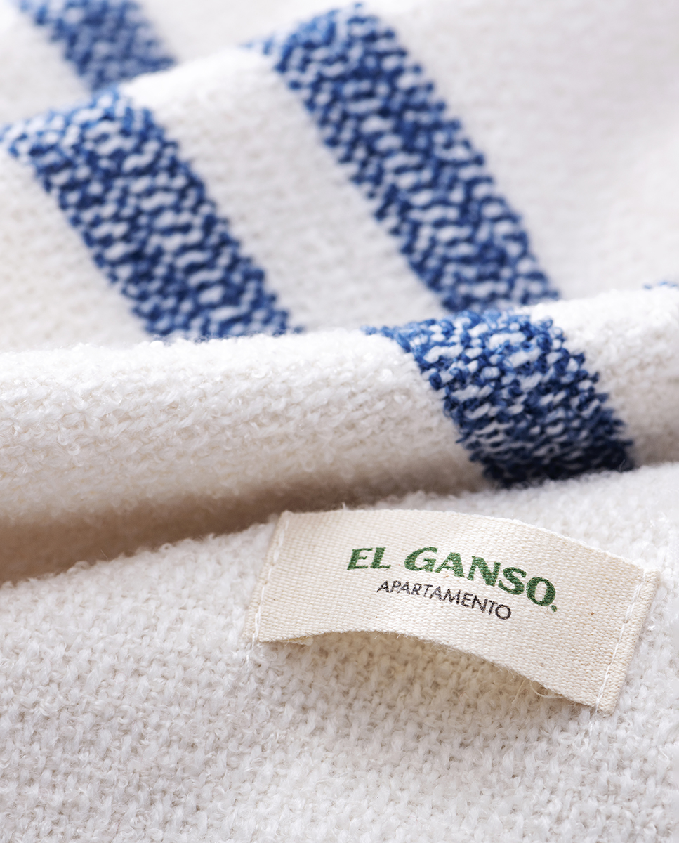 Cream Woven Blanket W Logo 140x190 cm